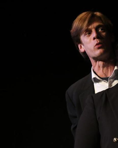 Holly Gibbs Headshot