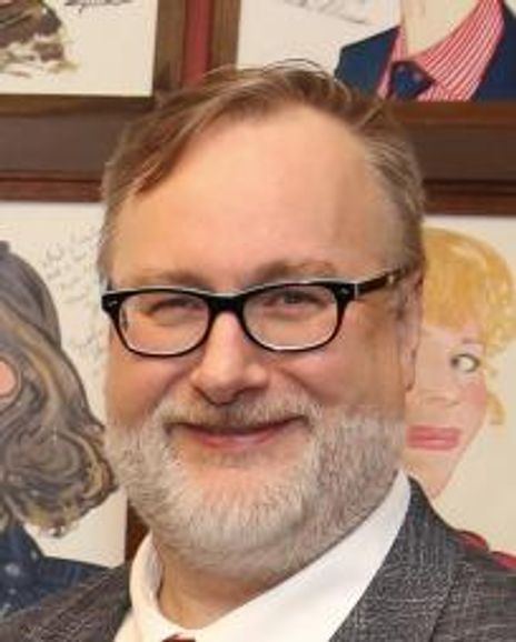 Gabriel Stelian-Shanks Headshot