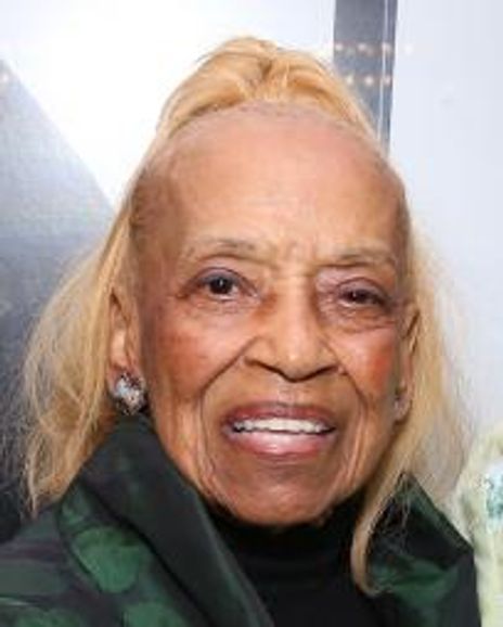 Vivian Ayers Headshot