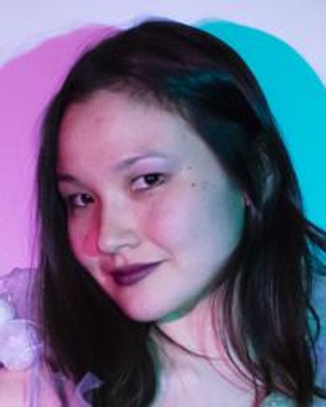 Nire Nah Headshot