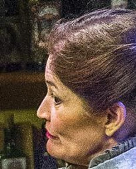 Elizabeth Rude Headshot