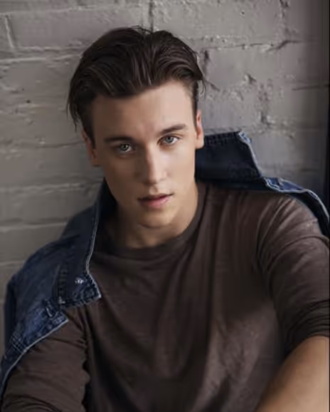 Tate Busby Headshot
