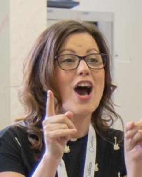 Isobel Bates Headshot