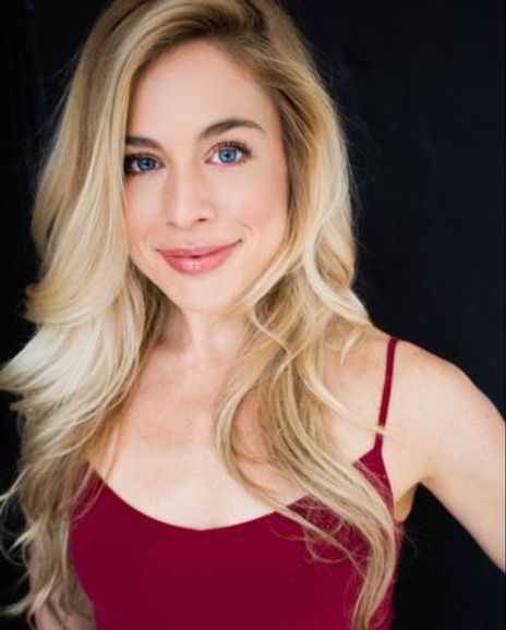 Laura Katherine Kaufman Headshot