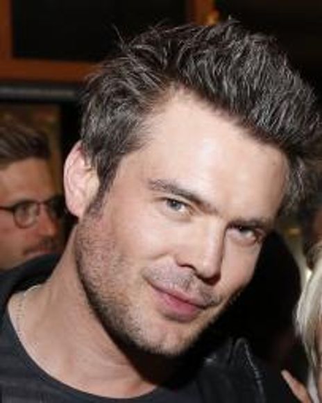 Charlie Weber Headshot