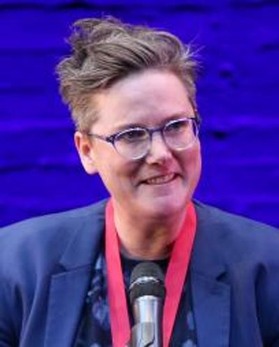 Hannah Gadsby Headshot