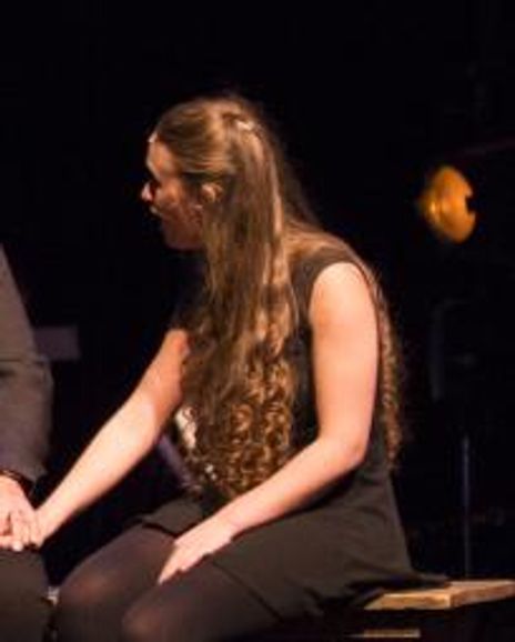 Hannah Willars Headshot