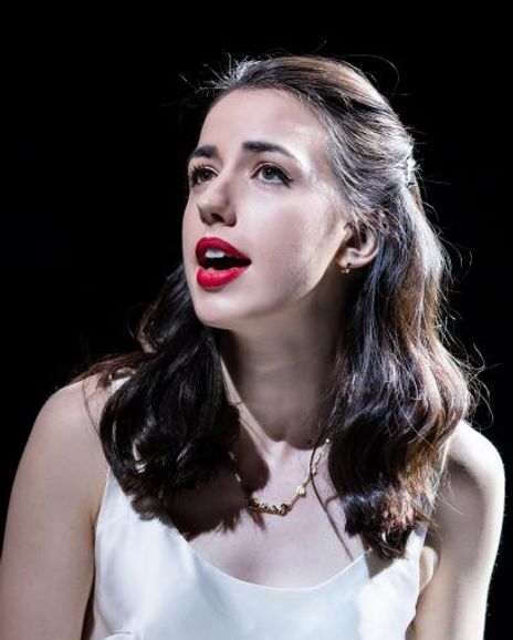 Molly Lynch Headshot