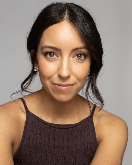 Kira Leiva Headshot
