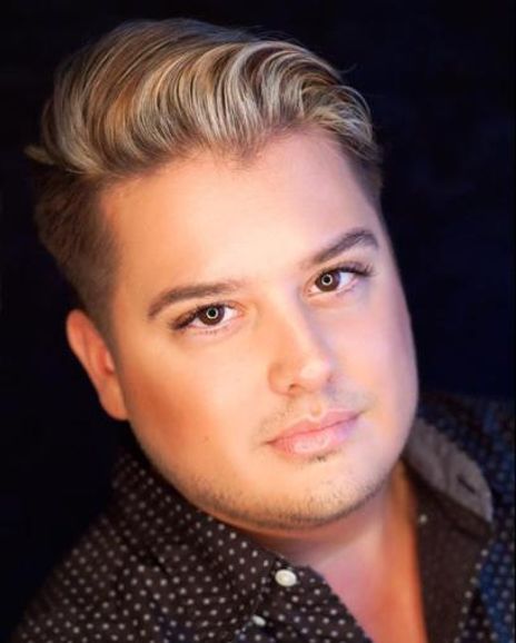 Aaron Gomez Headshot