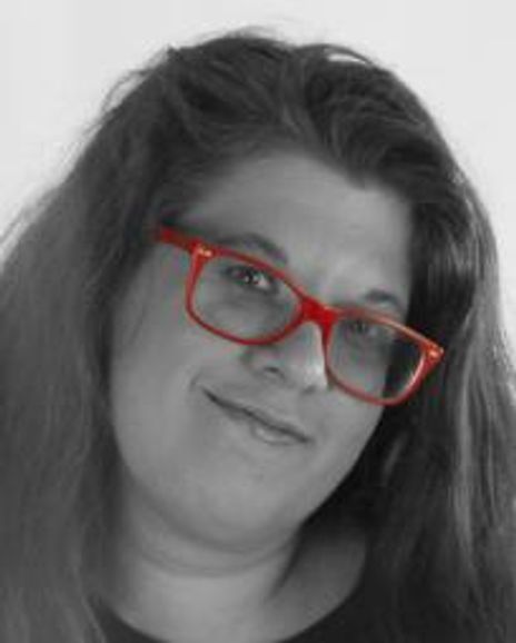 Mollie Roth Headshot