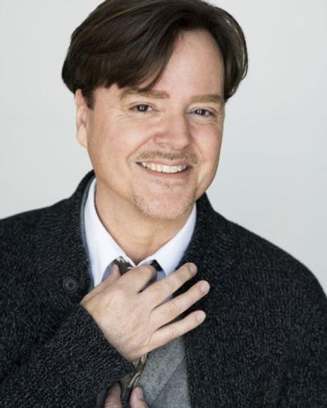 Kelly Brighton Headshot