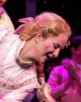 Laura Guley Headshot