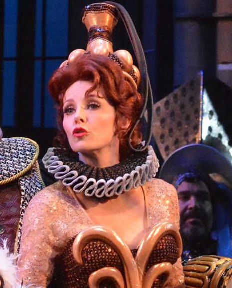 Devon Davidson Headshot