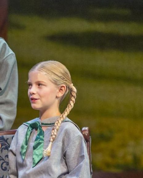 Sheridan Stewart Headshot