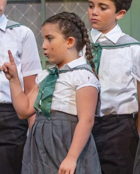 Mary Hutton Headshot