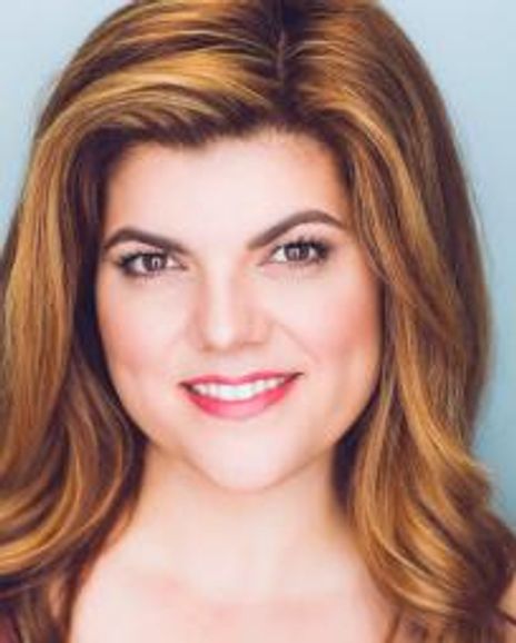 Kelly Brandeburg Headshot