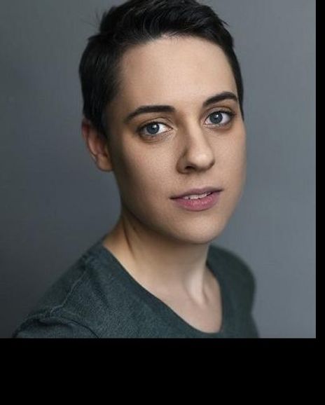 Dani Martineck Headshot