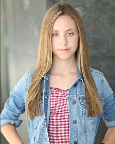 Sarah Kathryn Makl Headshot