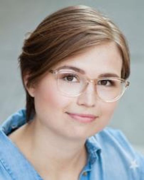 Savannah Lloyd Headshot