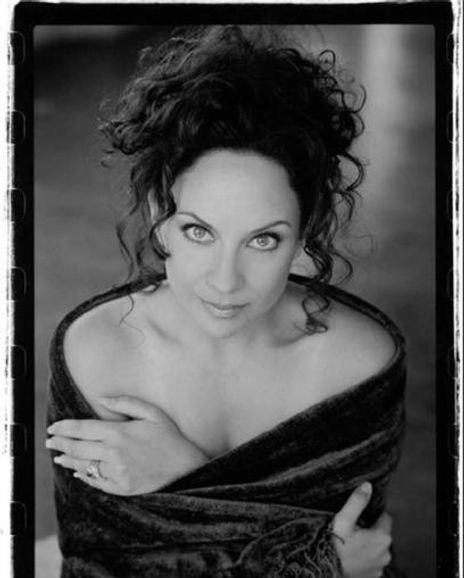 Suzanne Dean Headshot