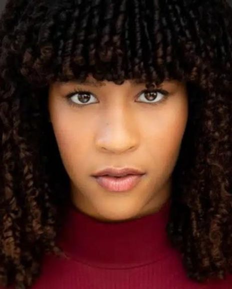 Paige Smallwood Headshot