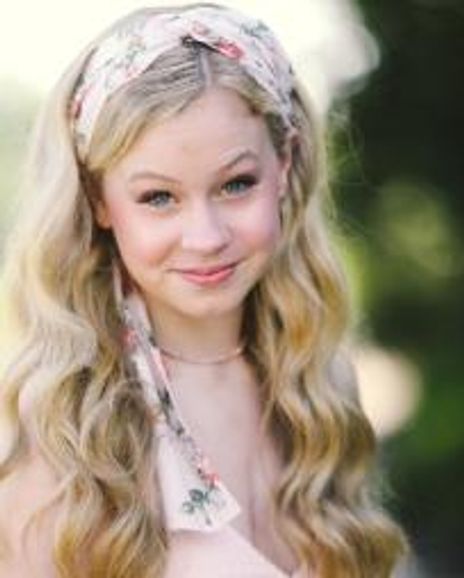 Emma Kate Farlow Headshot