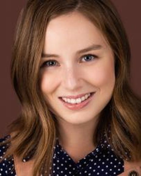 Lily Warner Headshot