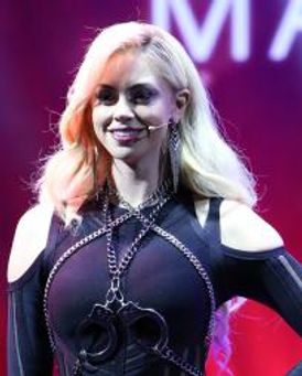 Chloe Crawford Headshot