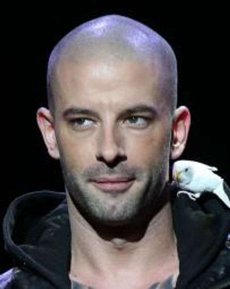 Darcy Oake Headshot