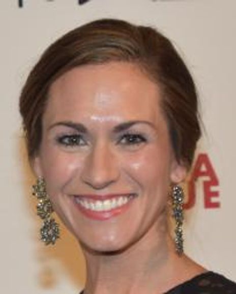 Lyndi Hyler Headshot