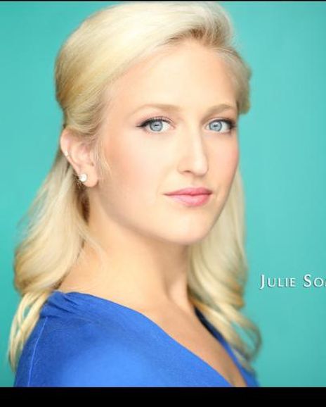 Julie Sommer Peterson Headshot