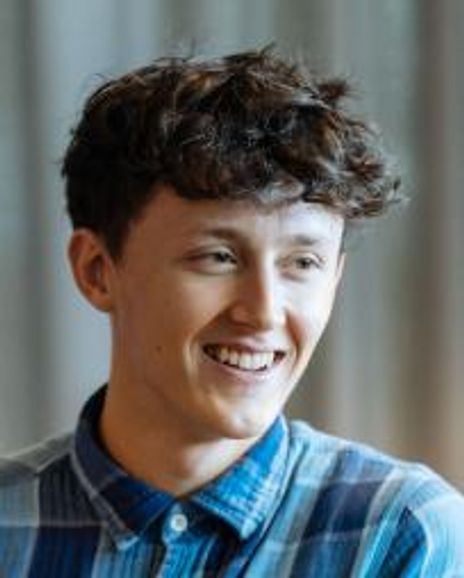 Simon Oskarsson Headshot