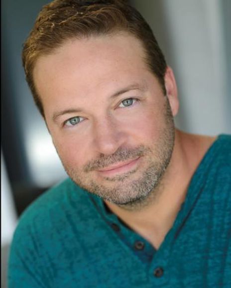 Joe Llorens Headshot