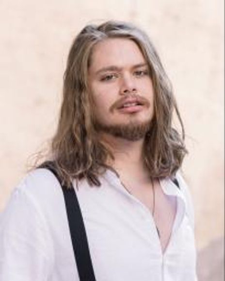 Noah Segard Headshot