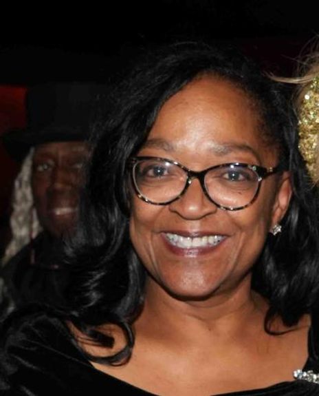 Elaine Robinson Headshot