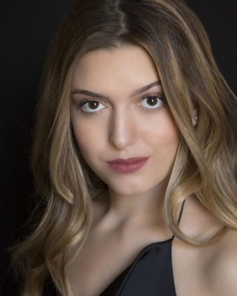 Luciana Virasoro Headshot