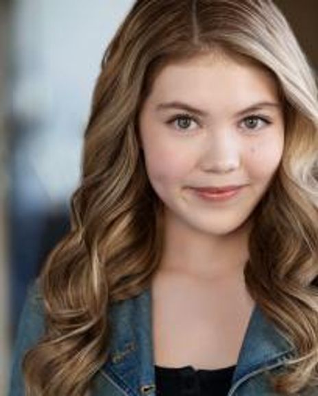 Maddie Delbridge Headshot
