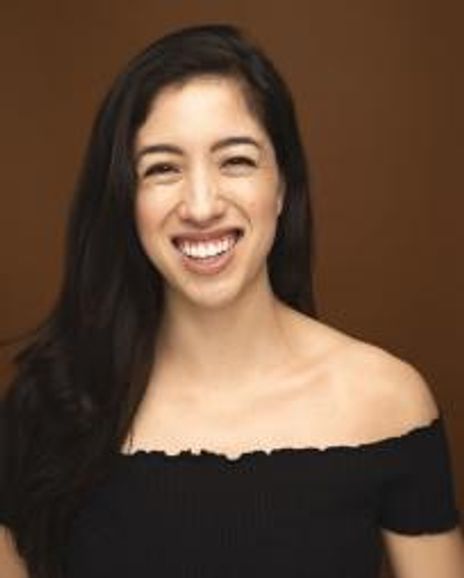 Kim Savarino Headshot