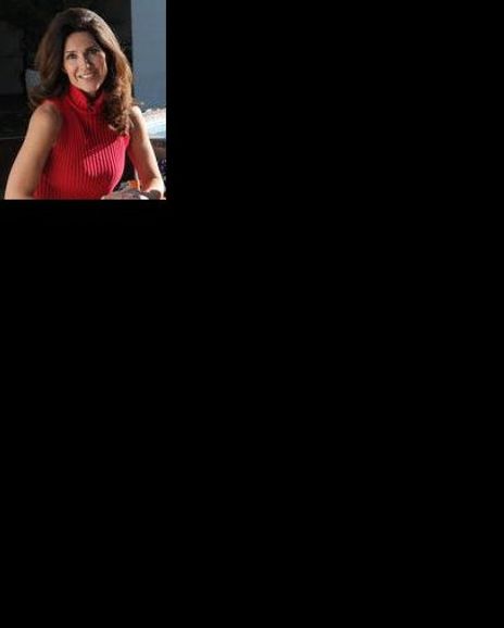 Joni Ravenna Headshot