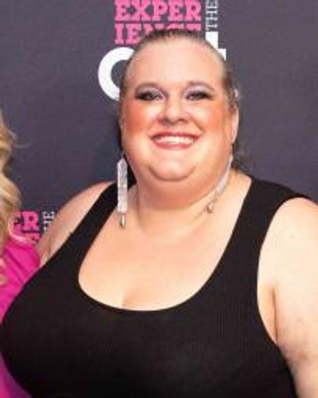 Julia Schade Headshot