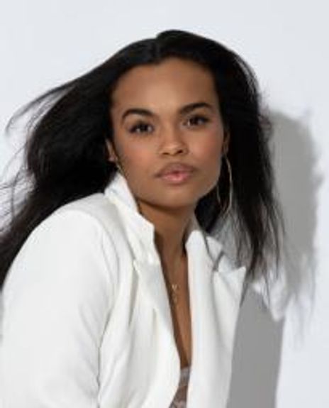 Lorna Courtney Headshot