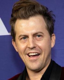 Alex Moffat Headshot