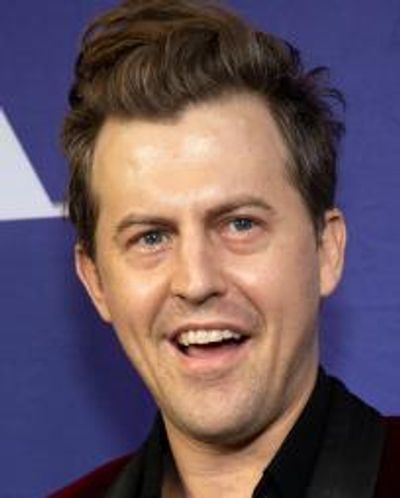 Alex Moffat Headshot