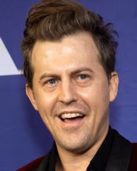 Alex Moffat Headshot