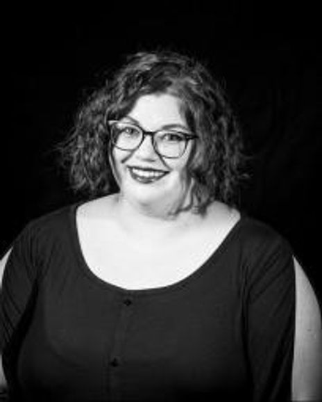 Roxanne Hennessy Headshot