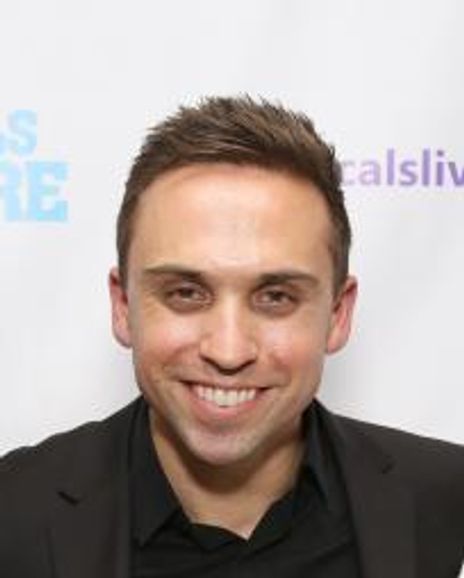 Taylor Peckham Headshot