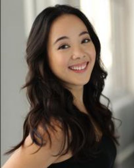 Dorothea Gloria Headshot