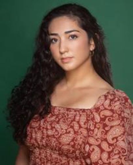 Yasmyn Sumiyoshi Headshot