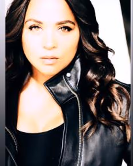 Nicole Leier Headshot